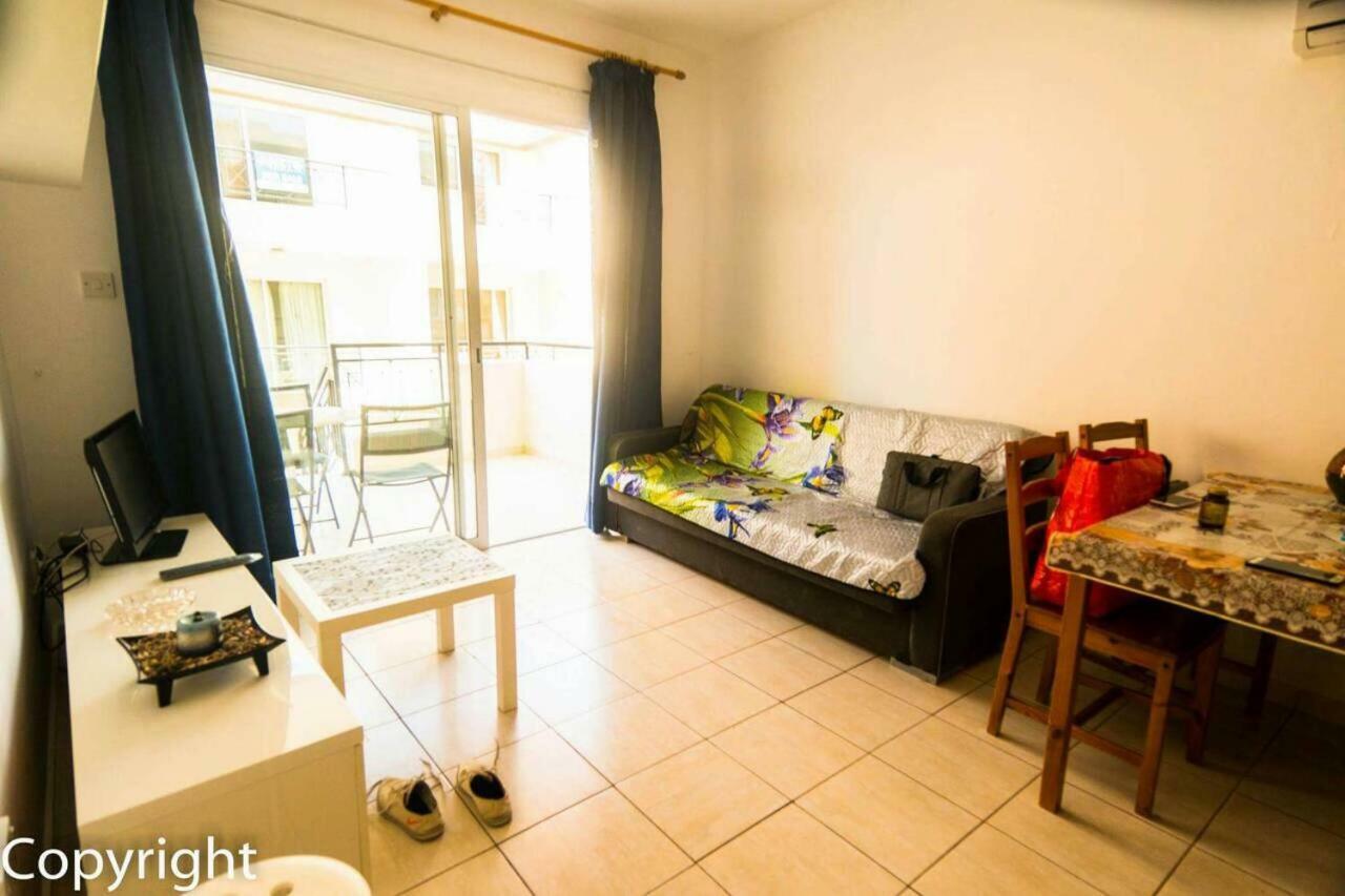 By The Sea Apartment Paphos Exterior foto