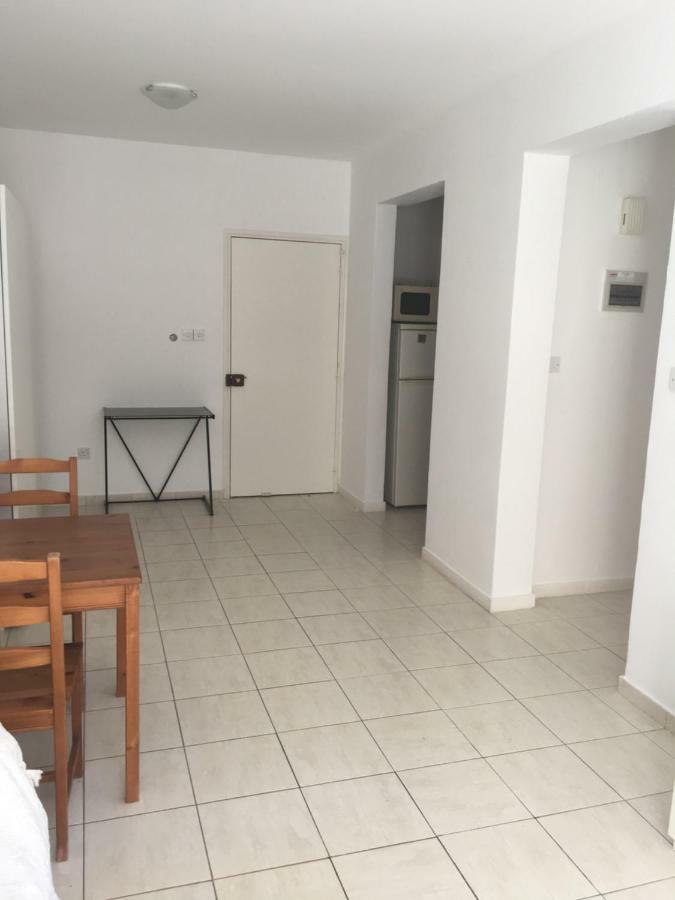 By The Sea Apartment Paphos Exterior foto