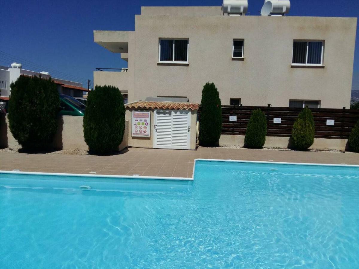 By The Sea Apartment Paphos Exterior foto